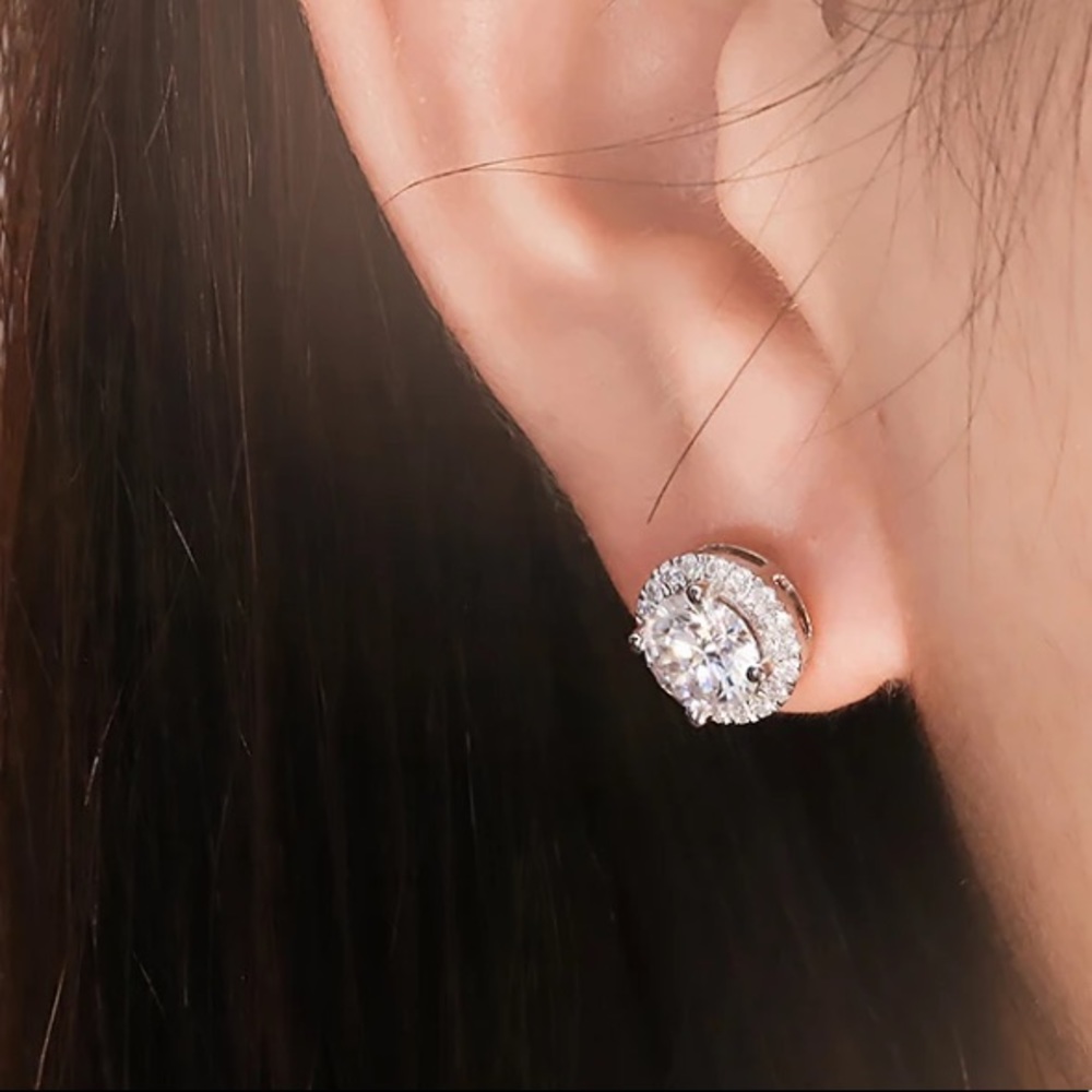 NWOT round classic earrings - Picture 5 of 6